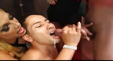 sex mẹ kế vietsub Cô gái được trao cho một phimsex 2020 người hàng xóm.