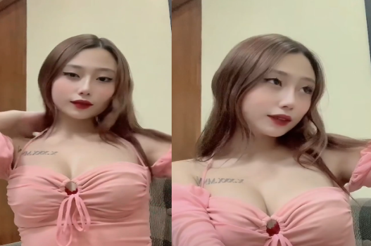sex live cam Thân mật lén với bạn thân người yêu cạnh cửa chính